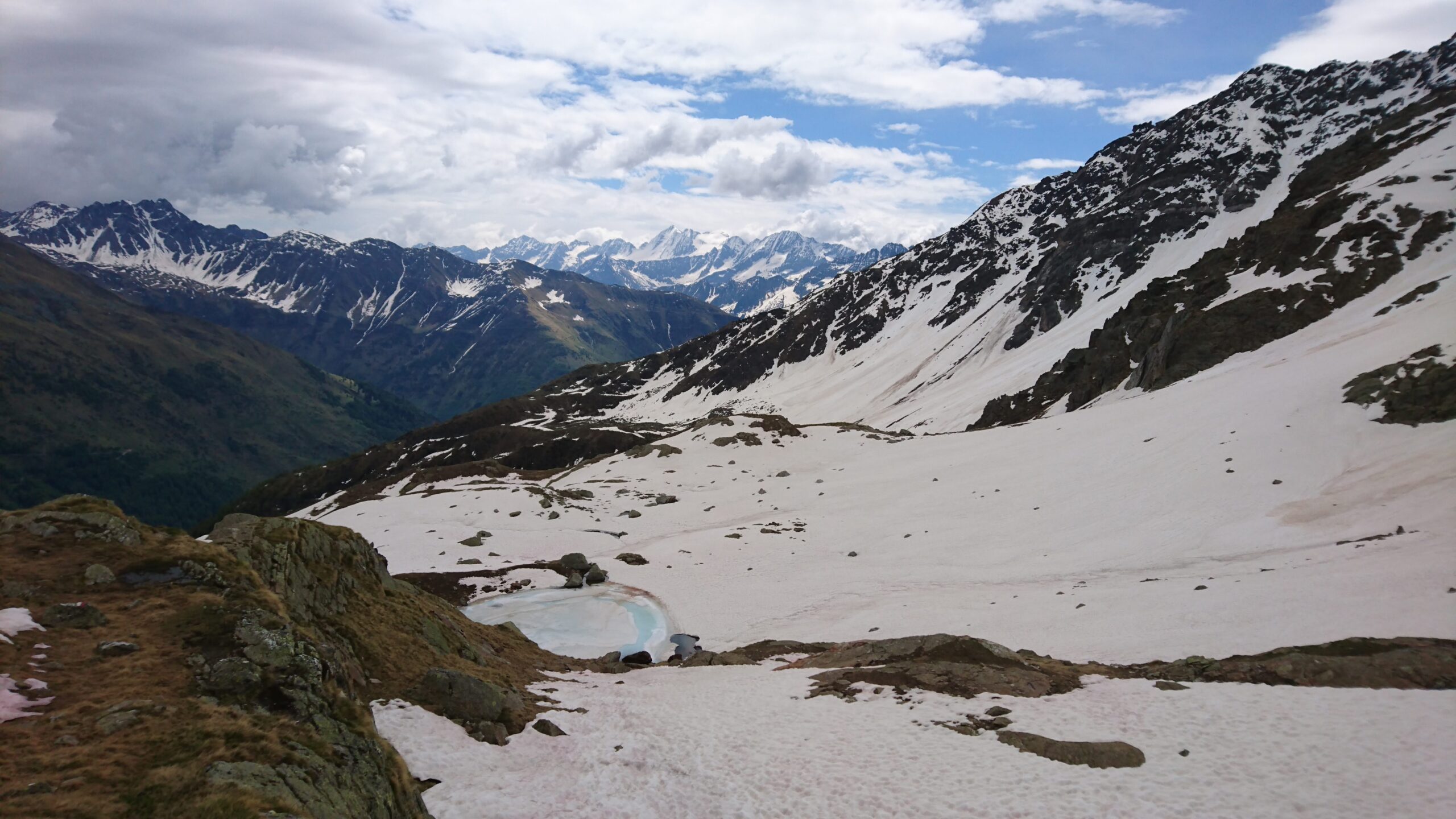 Vista montagne innevate